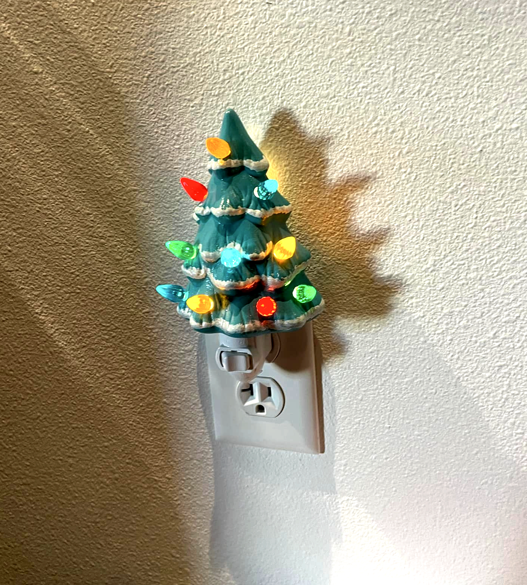 12/02/2025 (6pm) Paint A Ceramic Tree Night Light (Elberton, GA)